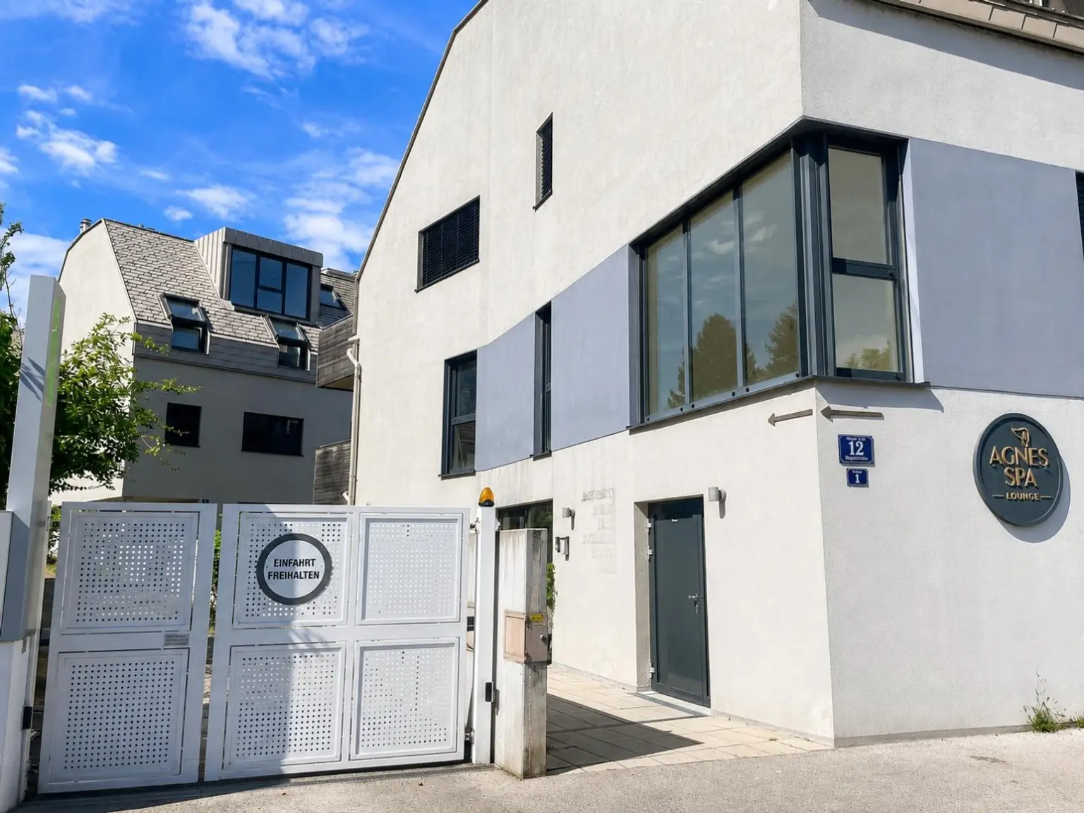 17 Wohnhausanlage