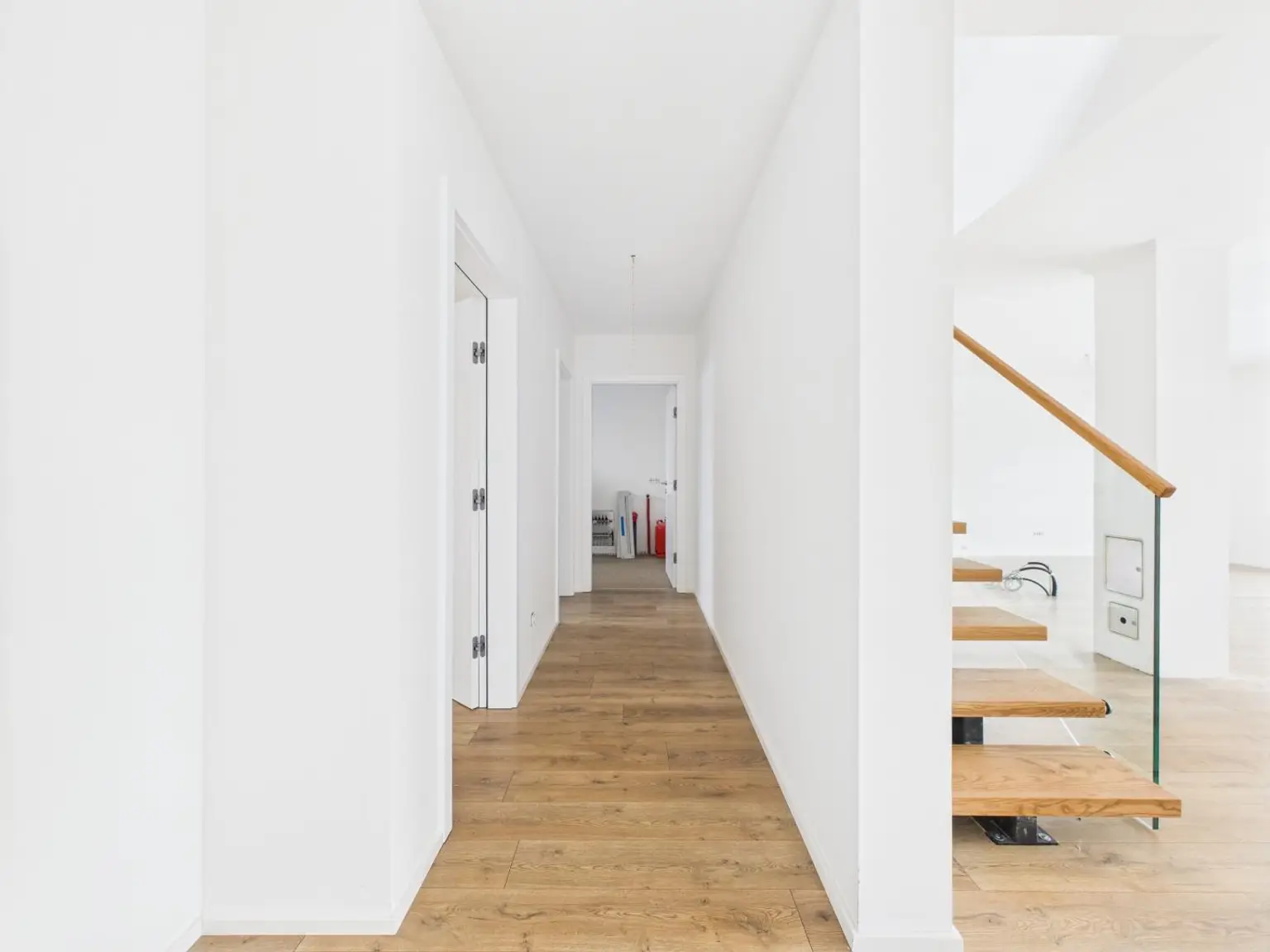 Modernes Wohnen auf höchstem Niveau: Erstbezug mit Smart Home, Salzwasserpool & 149 m² Wohnfläche in Wels-West