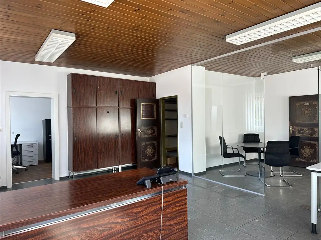 Büro-, oder  Praxisräumlichkeiten  - auch teilbar