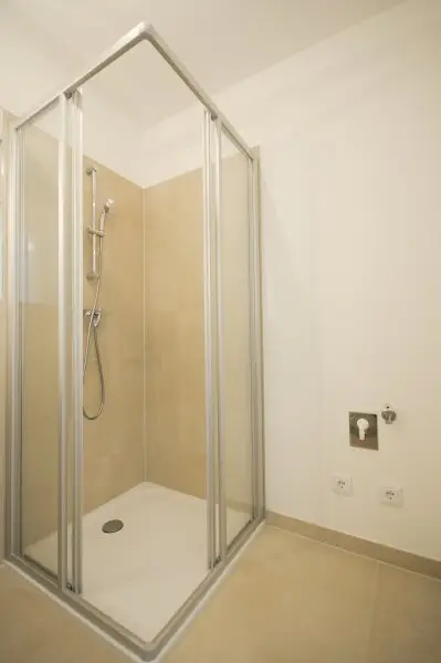 SCHÖNE 2-ZIMMER-WOHNUNG MIT SÜD-BALKON IM ERSTBEZUG