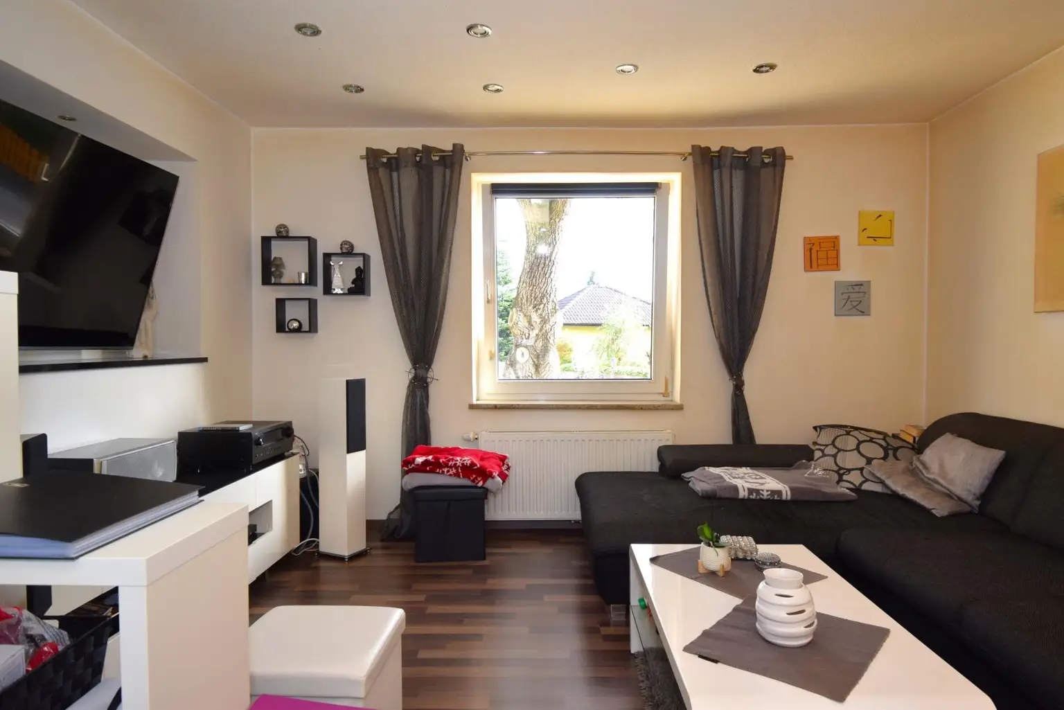 Geräumiges Haus mit Garten und Pool