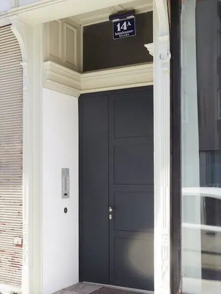 Altbau-Charme! 67 m² Wohnung beim Naschmarkt mit exklusiver Balkon-Möglichkeit in generalsaniertem Haus