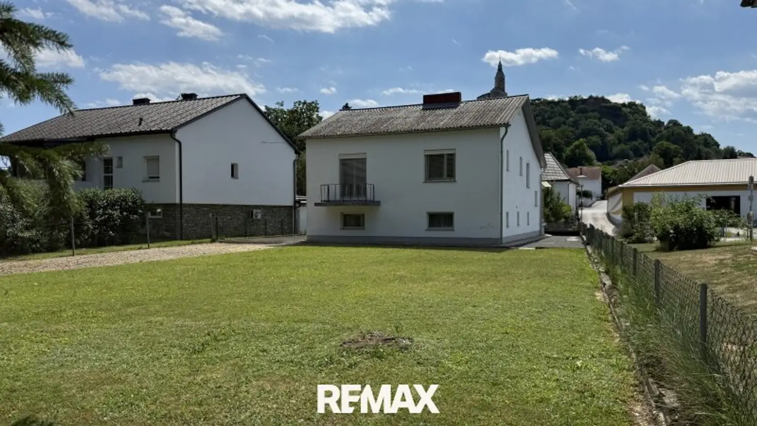 Garten mit Burgblick