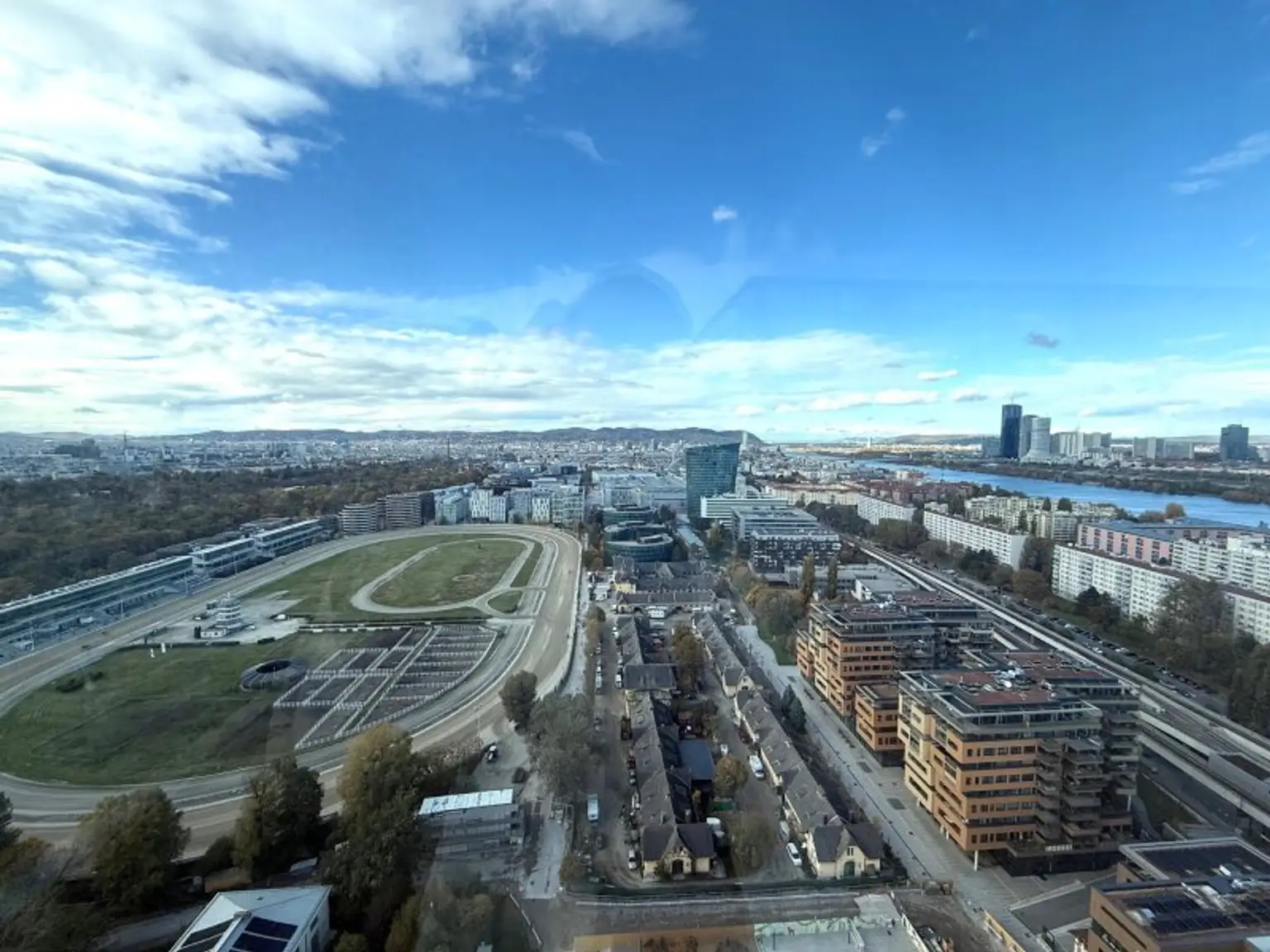 ERSTBEZUG 3 ZIMMER WOHNUNG IM "GRÜNBLICK" VIERTEL ZWEI + TRAUMTERRASSE MIT ca. 64 m² + NUTZUNG INFINITY-AUSSENPOOL, GYM & SAUNA