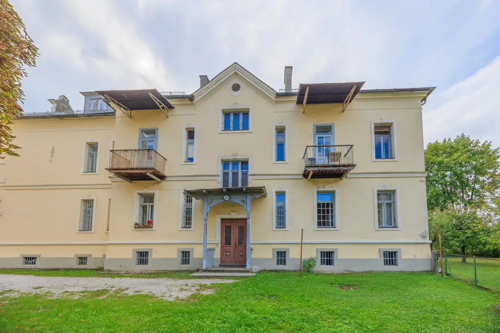 Grundstück mit -"Villa Hottenstein"