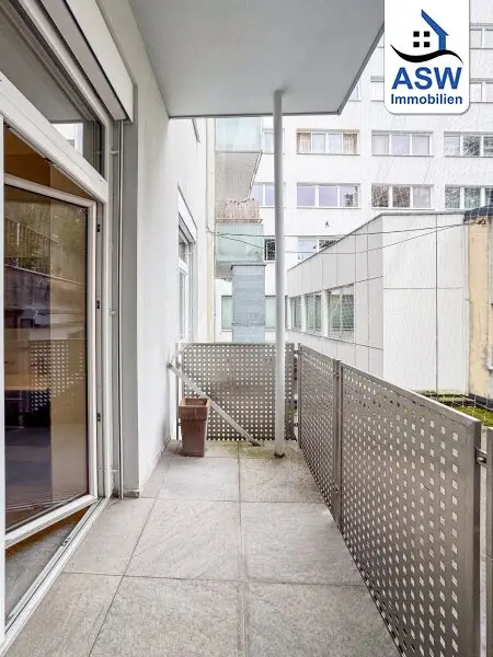 Perfekte Lage!! Top-moderne Altbauwohnung mit Balkon und Sauna in der Hauptstraße