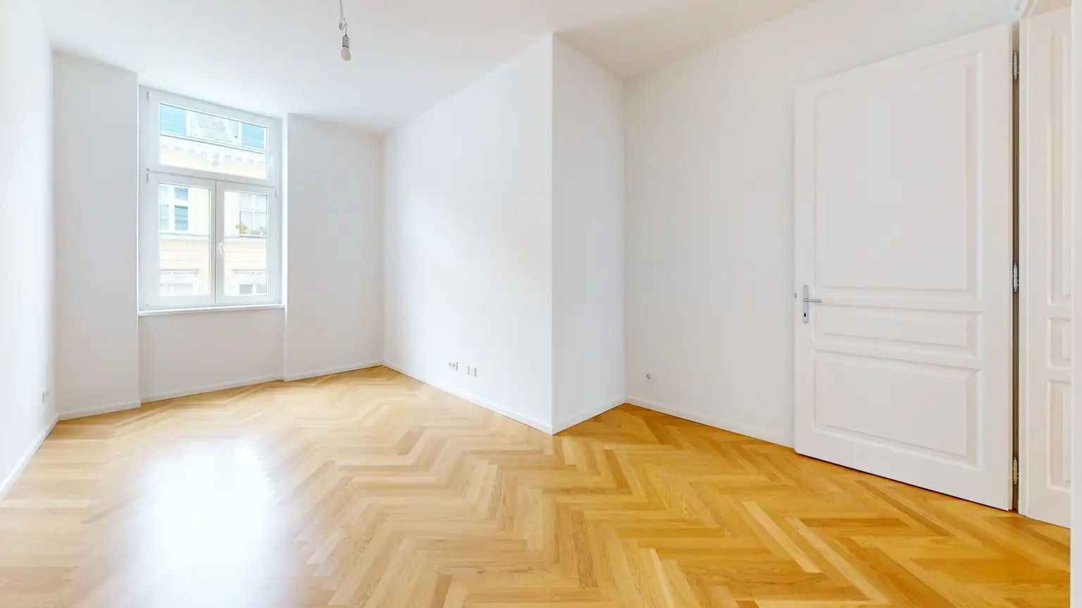 "Urban Oasis" - Rarität | Neubauwohnung in Jahrhundertwendehaus | 2 Balkone