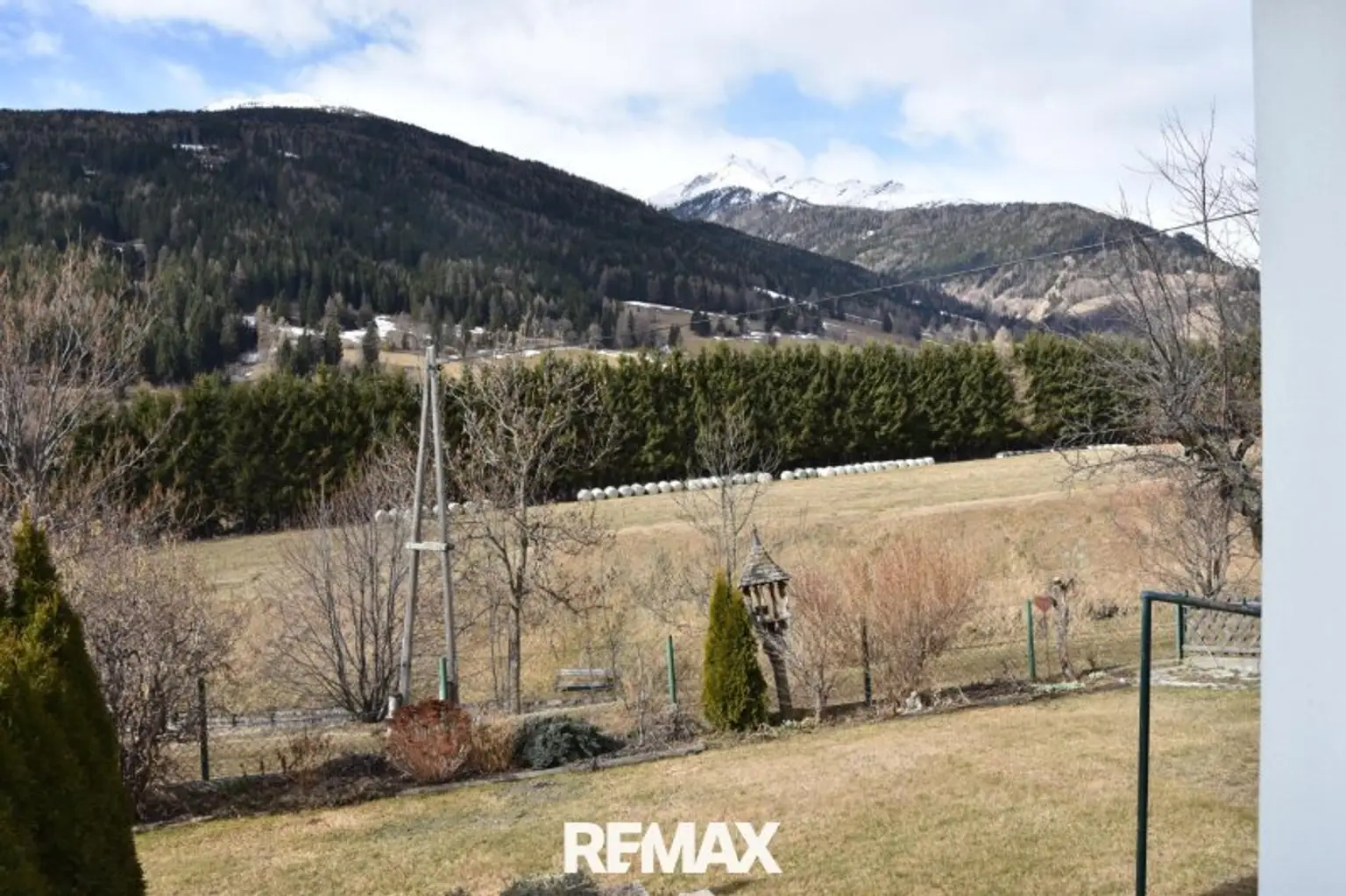Garten mit Bergblick