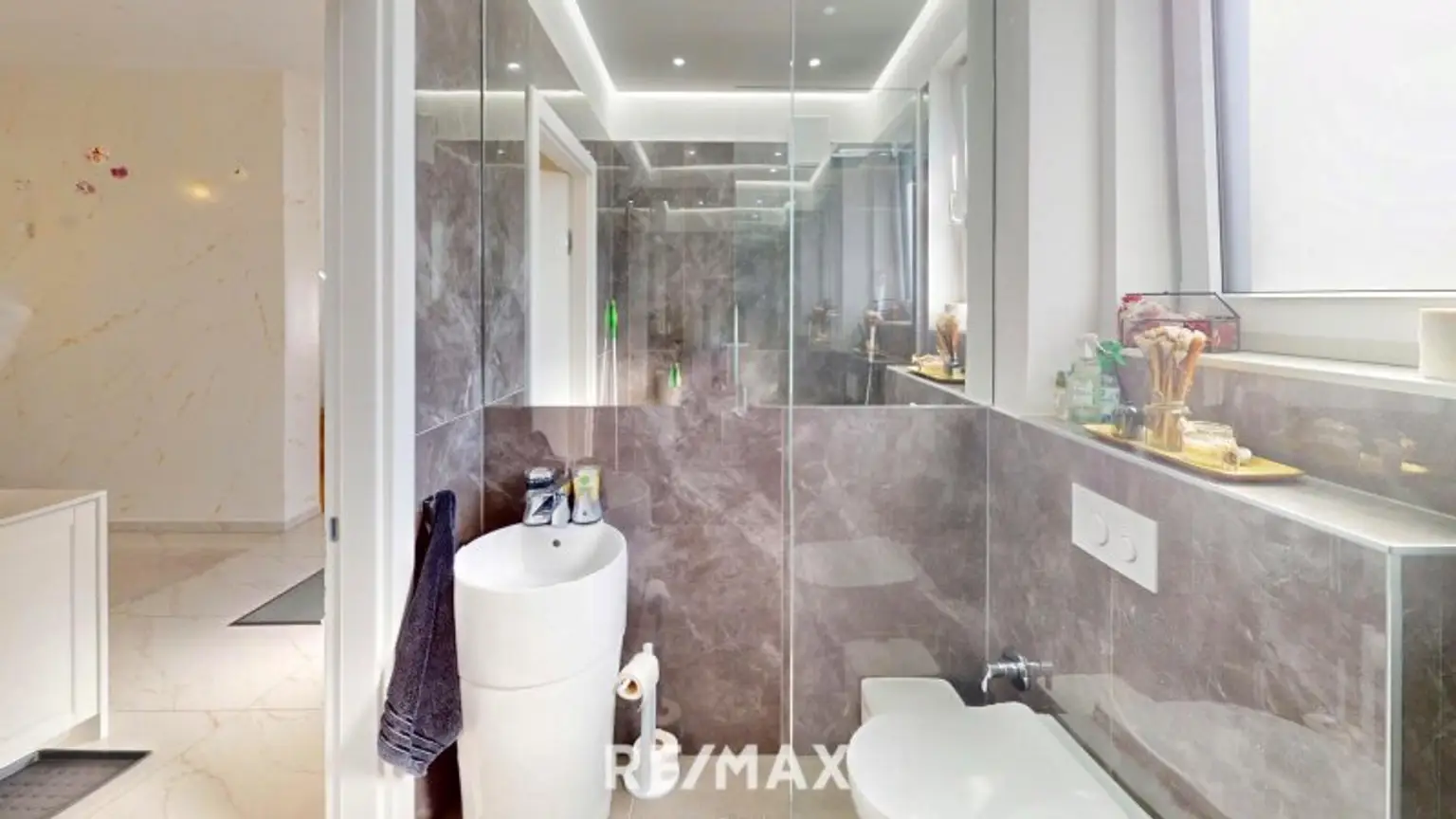 REPRÄSENTATIVE TRAUMVILLA IN BESTLAGE VON HIMBERG NÄHE WIEN & U1