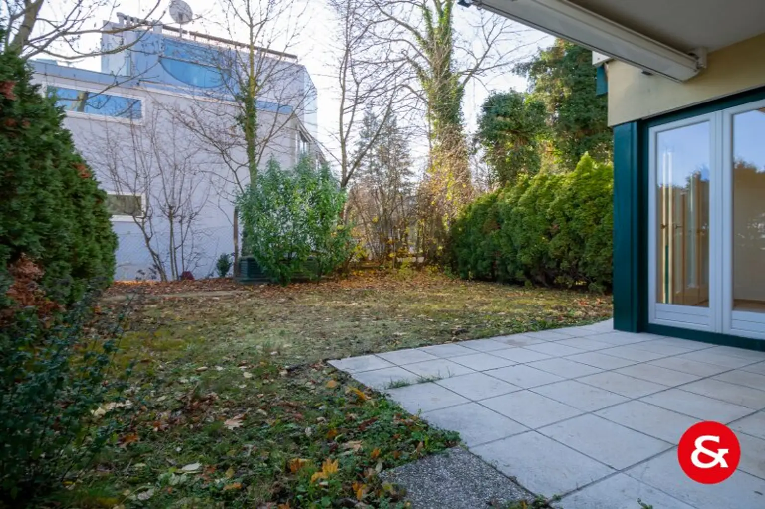 UNBEFRISTETE Gartenwohnung mit Garage in Grünruhelage!