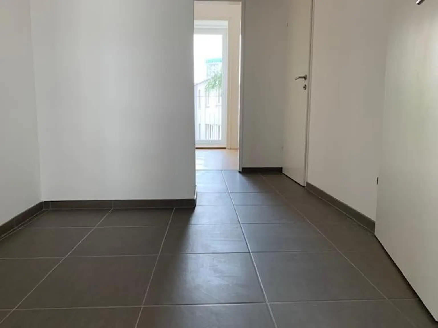 Kompakte 4-Zimmer-Wohnung mit hofseitigem Balkon - verfügbar ab November 2025