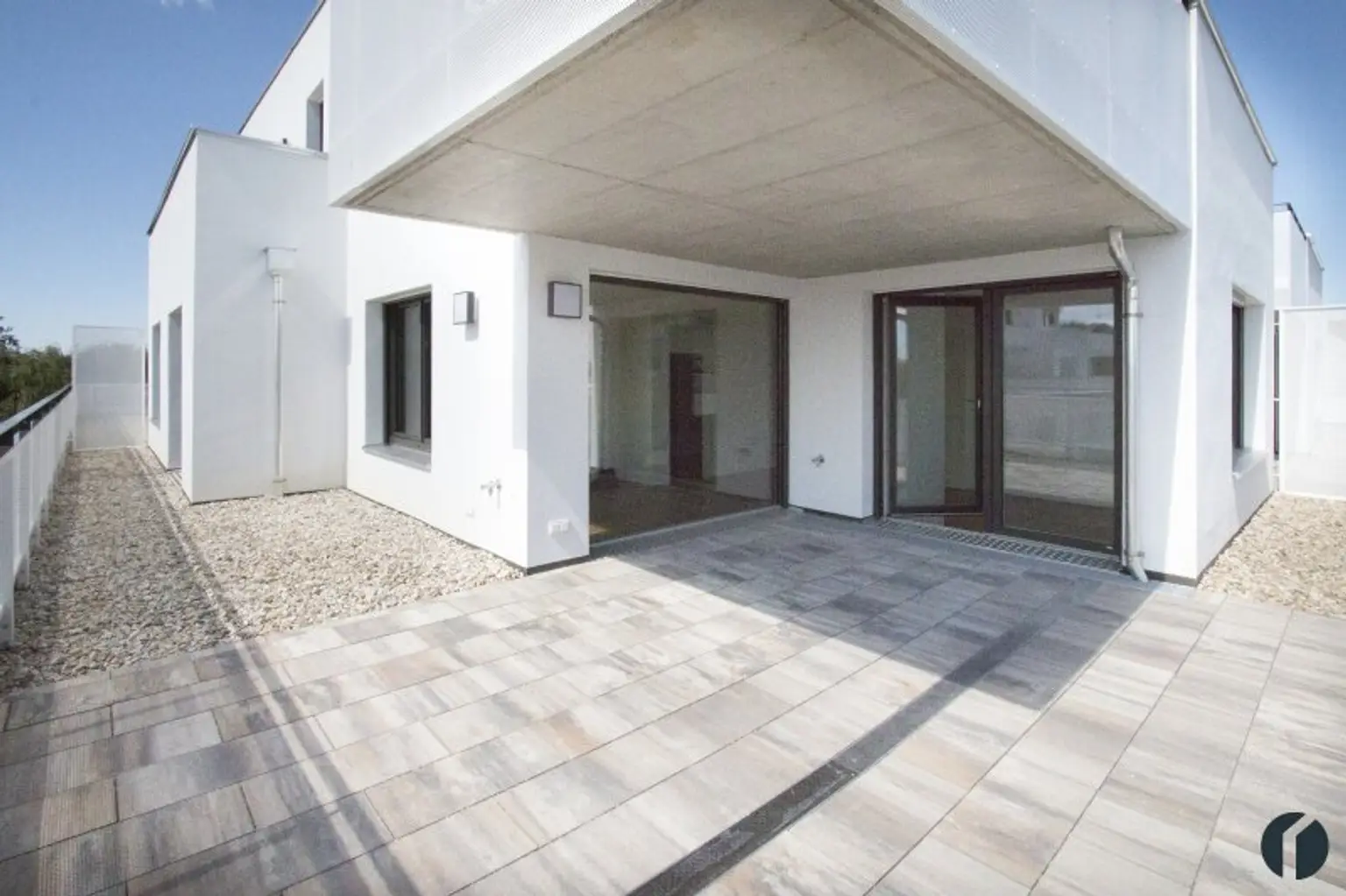 großzügige Terrasse