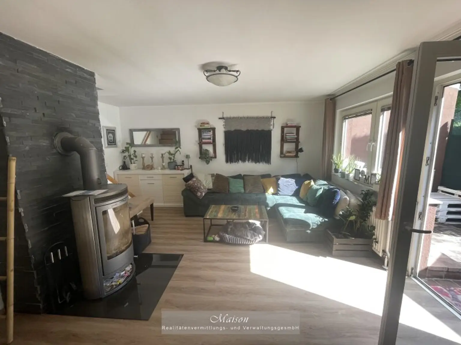CHARMANTES ECKREIHENHAUS IN KLOSTERNEUBURG - 6 ZIMMER - GRÜNRUHELAGE - TERRASSEN - EIN ORT ZUM WOHLFÜHLEN !