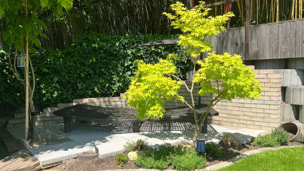 Wohnhaus mit wunderschönem Garten und Pool in erhöhter Lage!