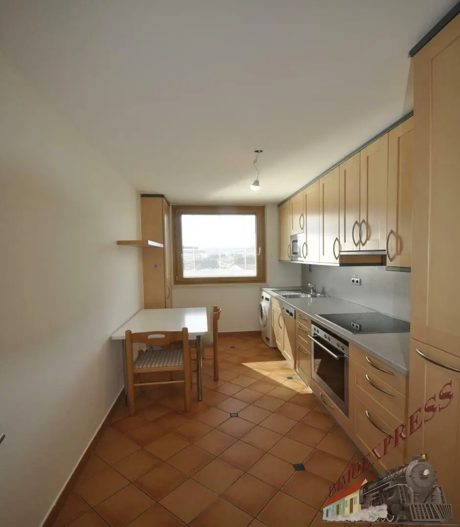 Exklusive Dachterrassenwohnung mit Tiefgarage und bester Fernsicht in der Nähe des Bühl Centers