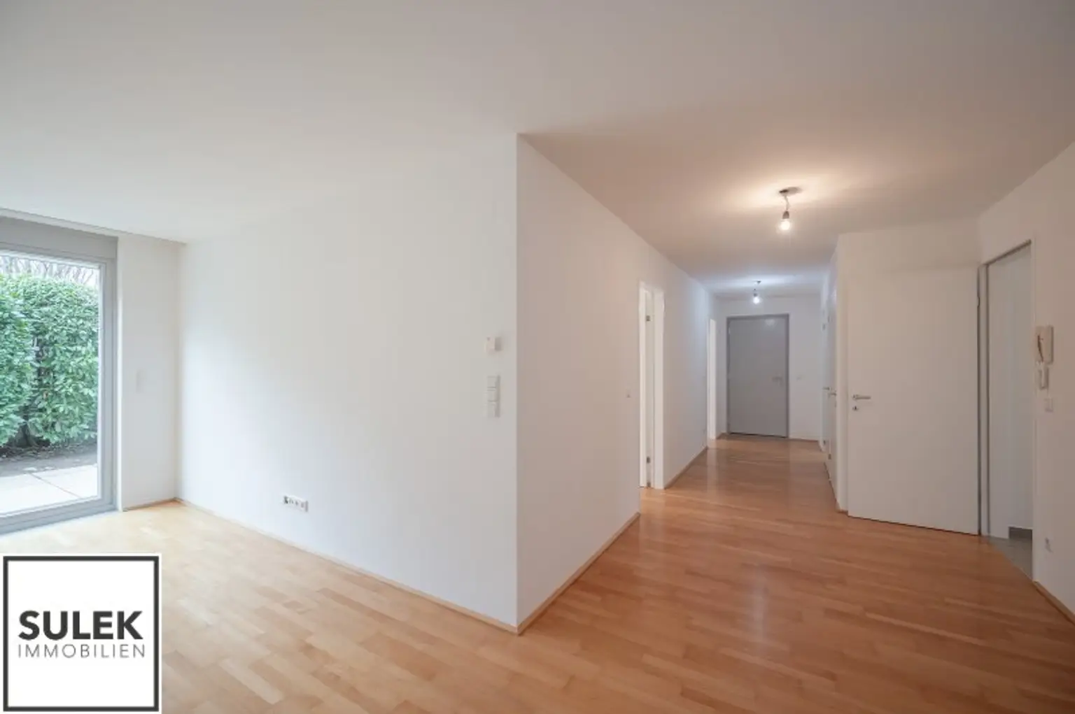 Wohnzimmer, Gang, zweiter Wohnungseingang