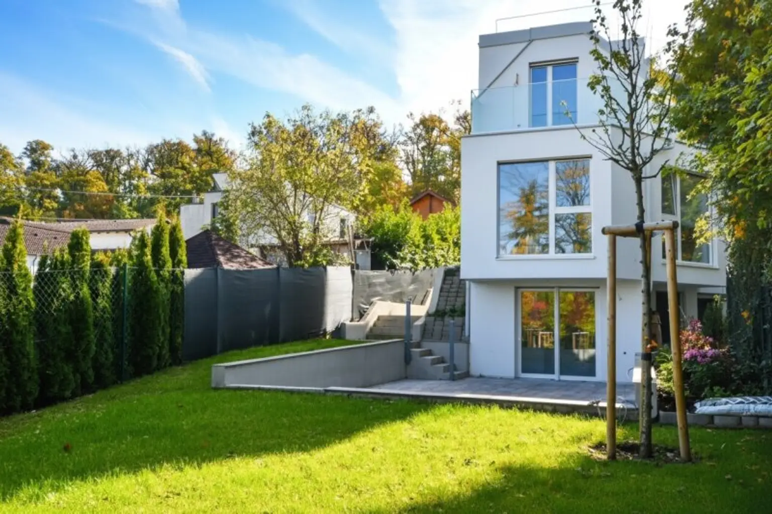 THE UNIQUE HILL SIDE RESIDENCES