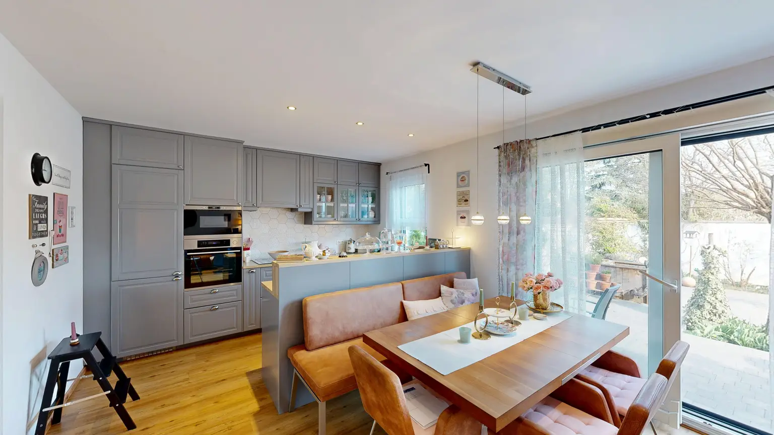 Moderne Doppelhaushaelfte mit Garten in Gerasdorf - Erstbezug 2016