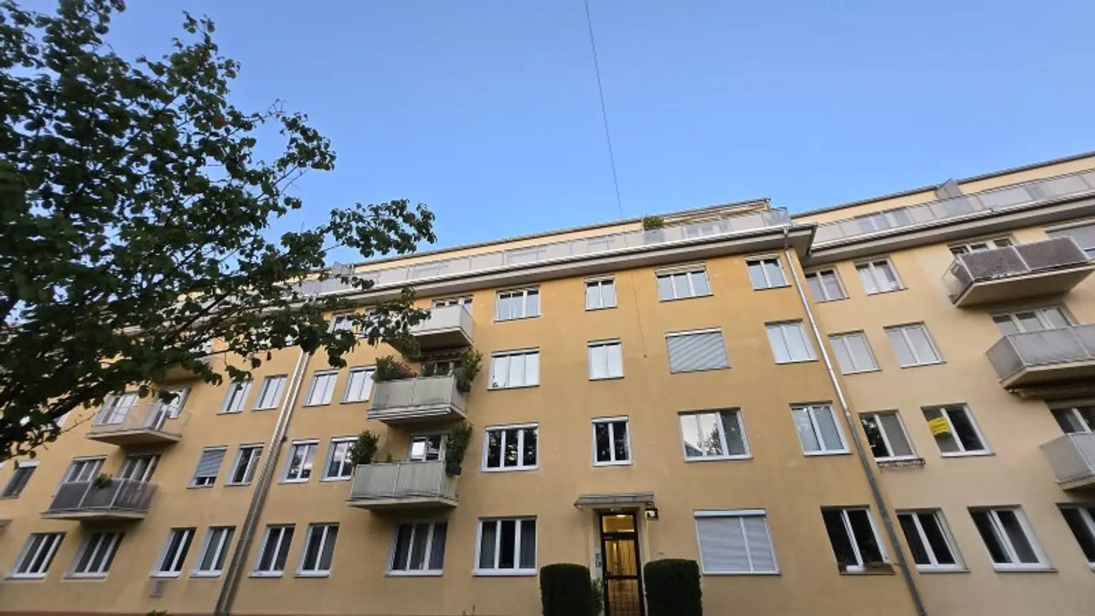 Traumhafter Grün-/Fernblick: 1-Zimmer-Wohnung mit Balkon - 4.Liftstock