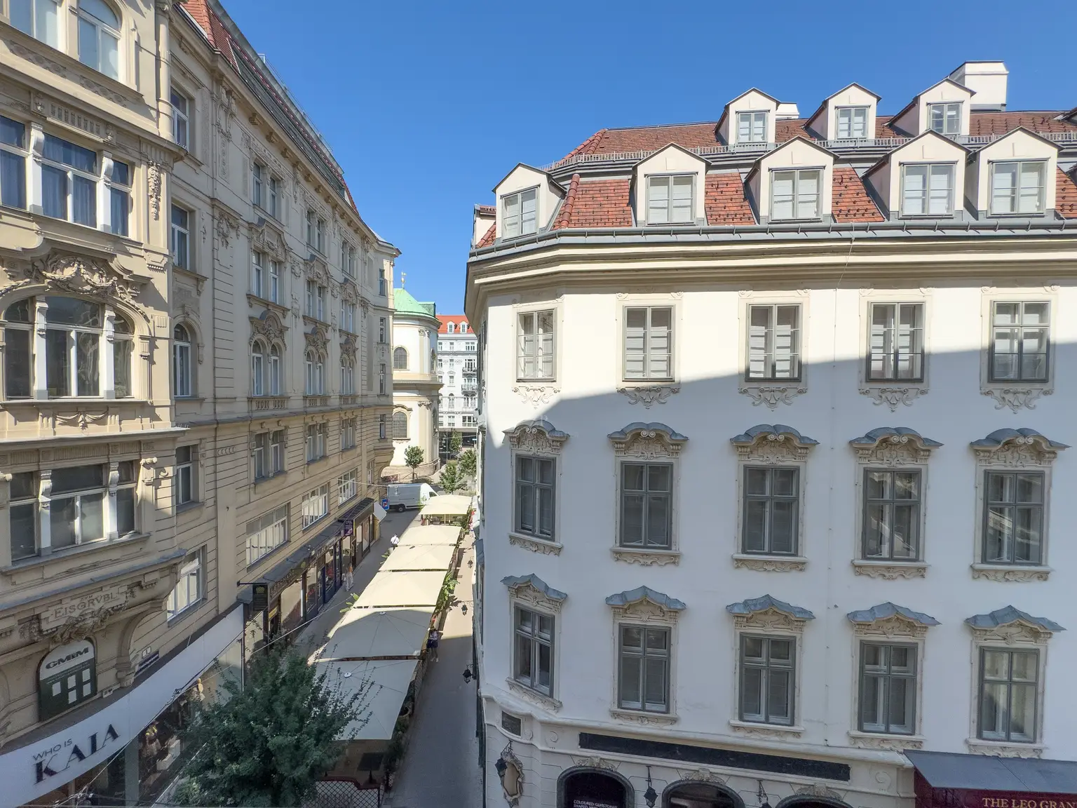 Aussicht zum Leo Grand und Peterskirche