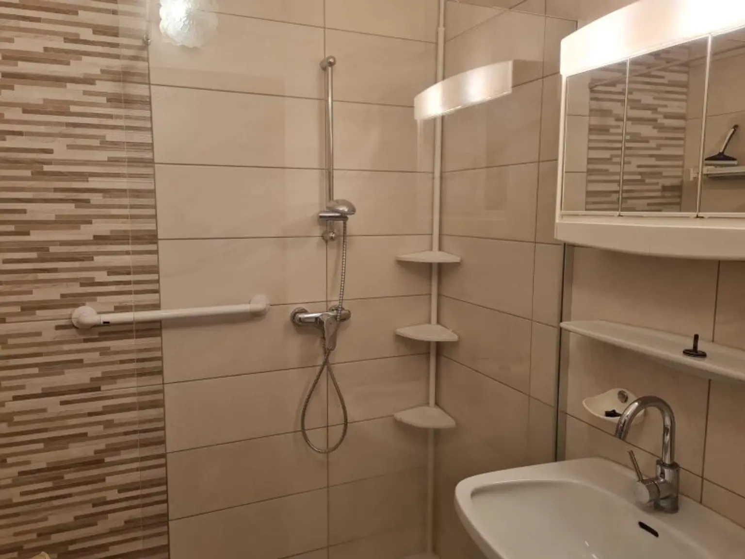 Tolle 4-Zimmer-Wohnung in Toplage von Feldkirchen – mit Loggia und eigener Garage