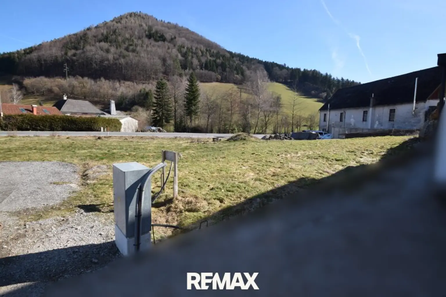 öffentliche Anschlüsse an der Grundgrenze