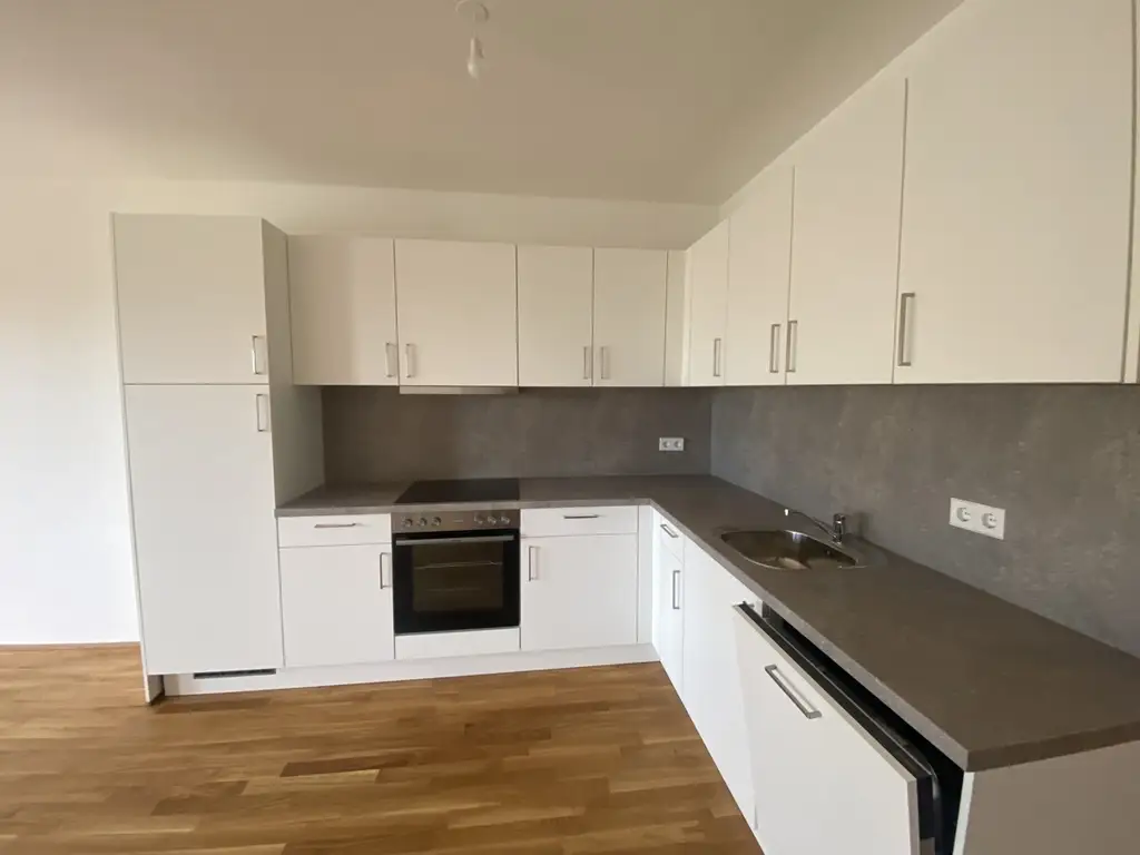 TOWNHOUSE - 4 Zimmer Wohnung  mit Terrasse und Garten U3 Erstbezug