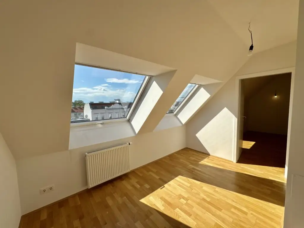 NEU! Wunderschöne Dachgeschoßwohnung mit 3 Zimmern plus großer Galerie!