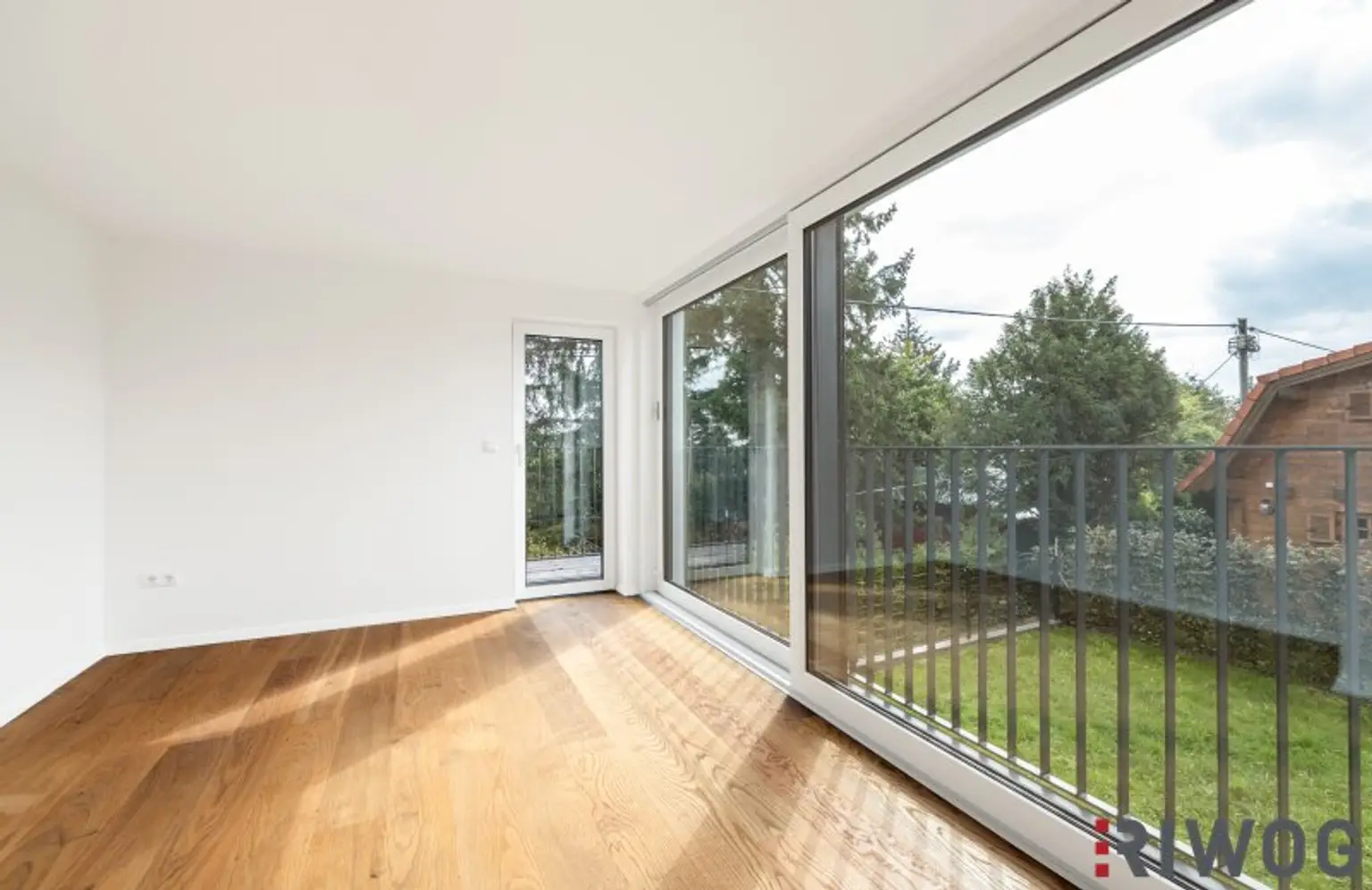 MINI VILLA AM HACKENBERG MIT CA. 37m² DACHTERRASSE UND IMPOSANTEM WEITBLICK AUF DIE CITY - EIGENGRUND IM KLEINGARTEN - GANZJÄHRIG BEWOHNBAR