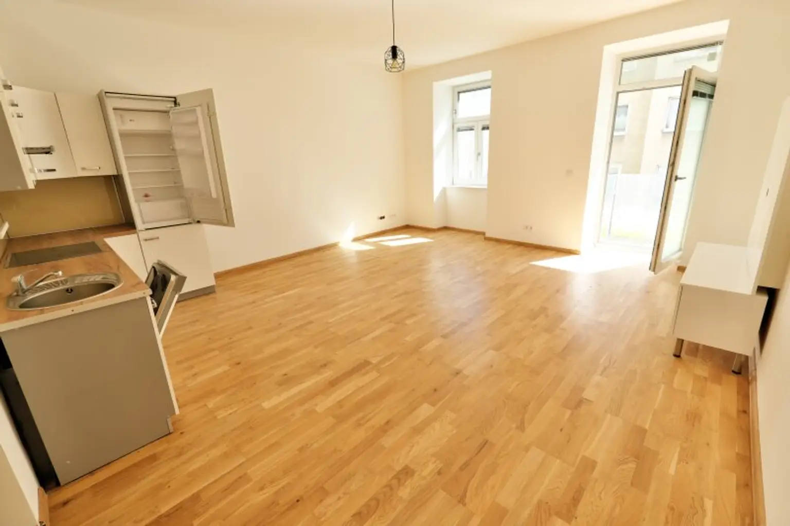 Süd-Garconniere MIT VERMIETGARANTIE / 2. Stock, Balkon (neben neuer U2-Station Reinprechtsdorfer Straße)