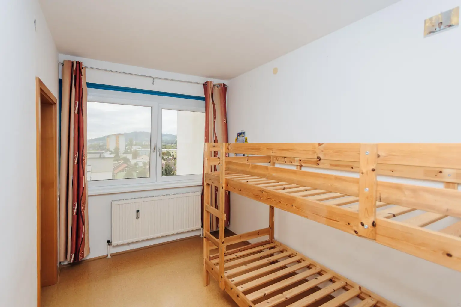 3-Zimmer-Wohnung mit Balkon, Lift, Parkplatz & Vollmöblierung – Sofortbezug in der Abstallerstraße