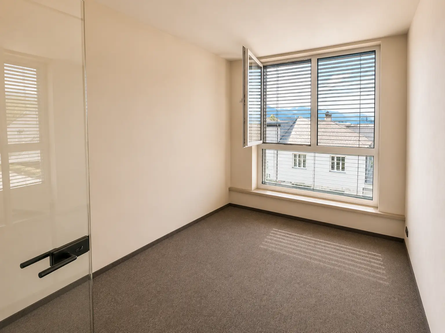 OS büro 3.png