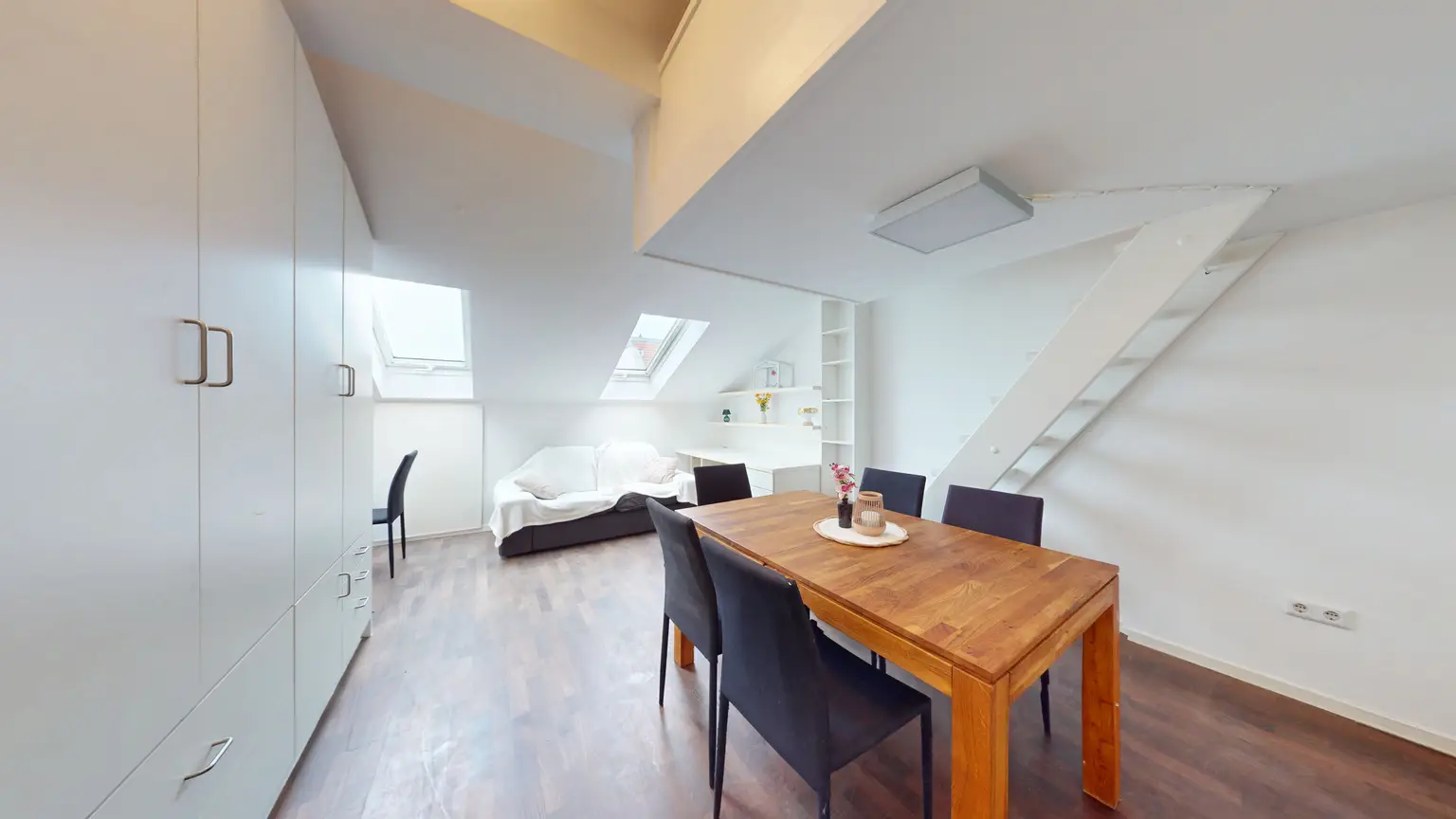 Wunderschönes Dachgeschoß Loft neben dem Augarten