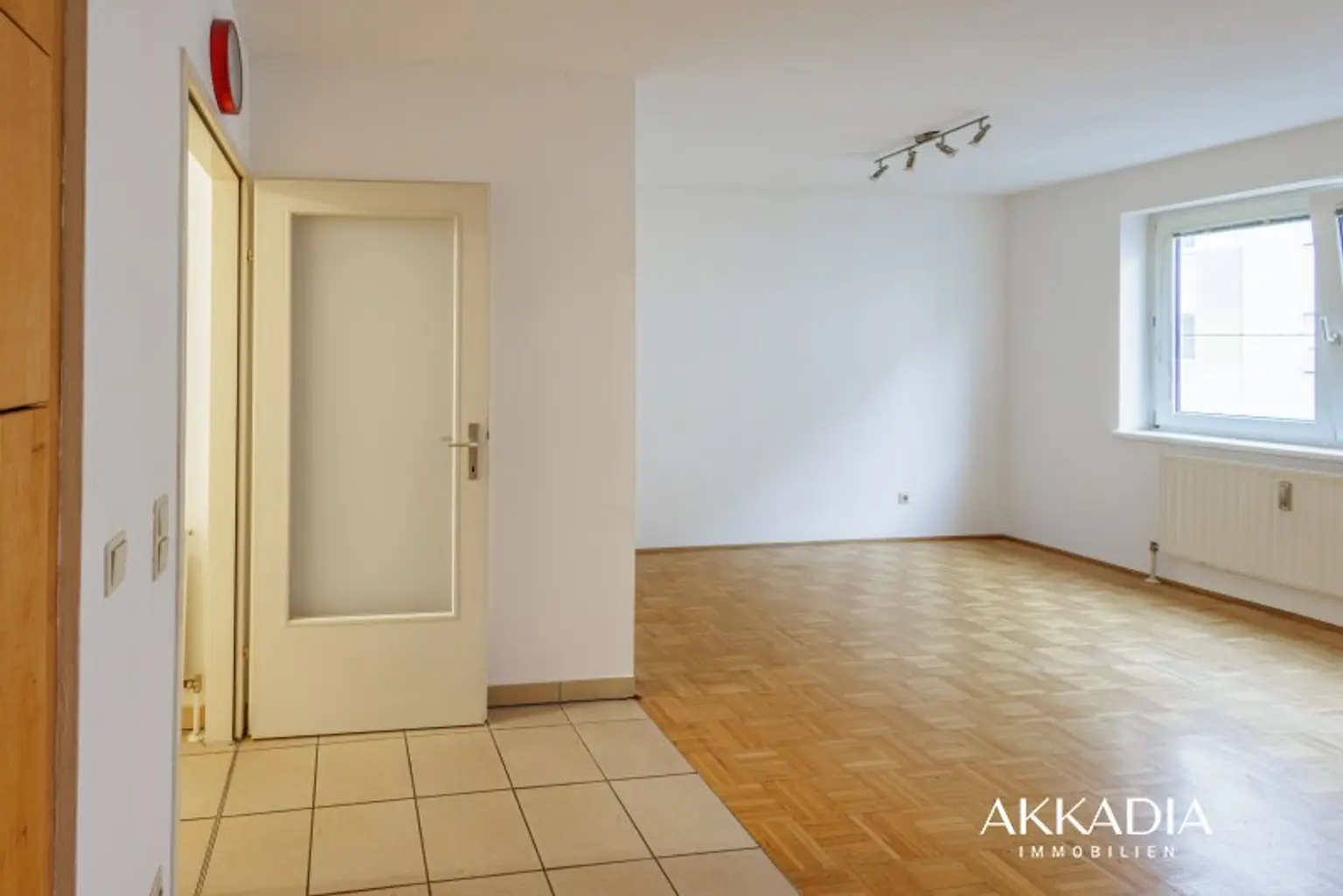 Ruhige 2-Zimmer-Wohnung mit Gartenblick und Garagenplatz