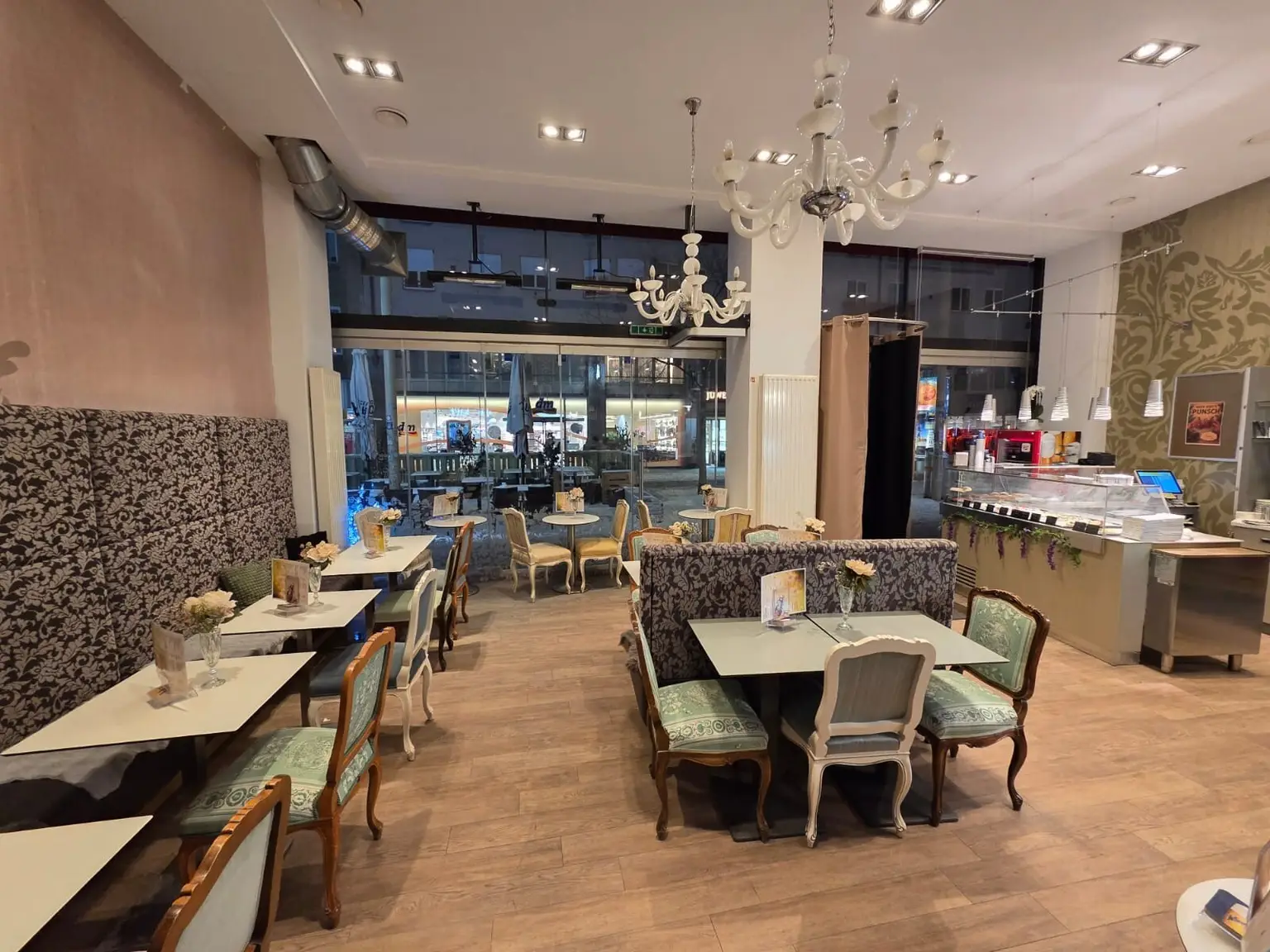 TOP GASTROFLÄCHE MIT GROSSEM GASTGARTEN IN FUSSGÄNGERZONE GASTROTEL IMMOBILIEN