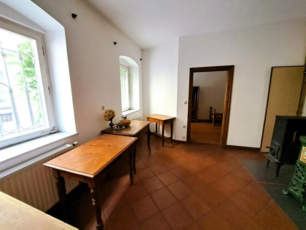 charmantes Wohnhaus mit zwei Wohneinheiten, Innenhof-Garten und Werkstatt - Steyr/Steyrdorf