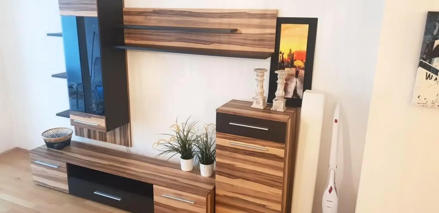 Super-schicke Gartenwohnung in grüner, ruhiger Parklage!! OHNE MÖBEL!!