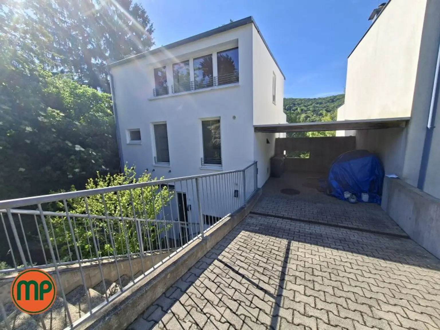 Exklusives Zuhause am Hang