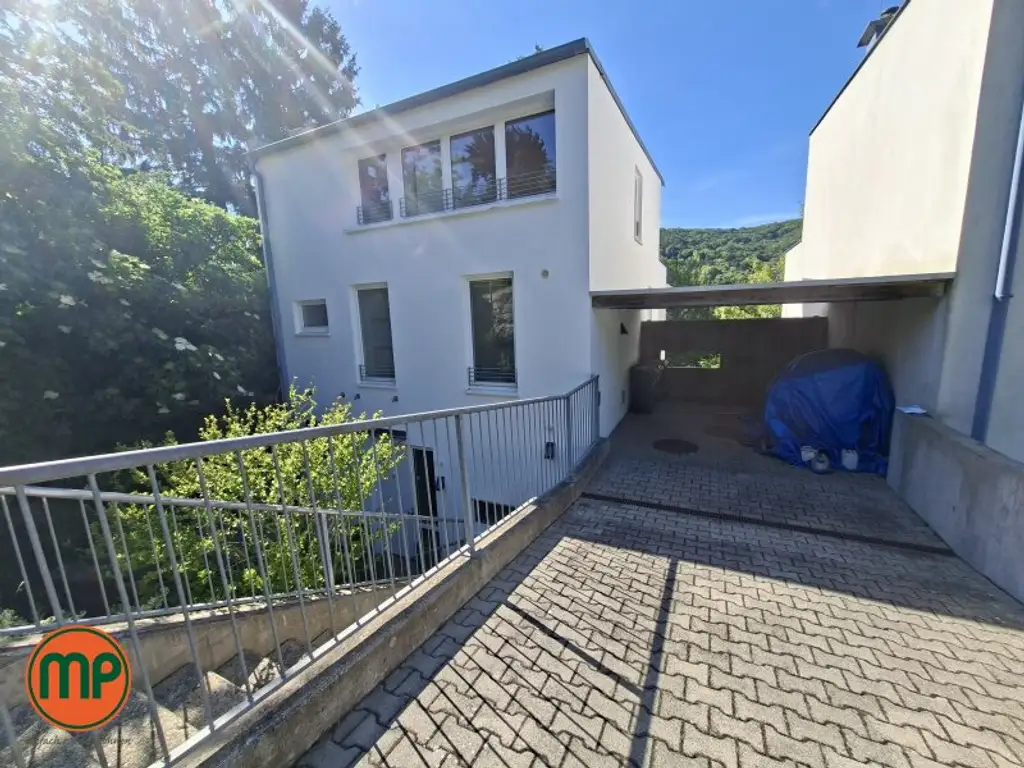 Exklusives Zuhause am Hang