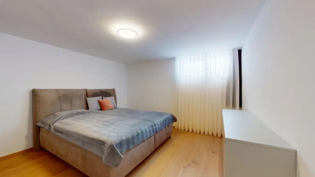 Exklusive Doppelhaushälften mit Traum-Ausblick auf die Burg Liechtenstein – schlüsselfertig mit Terrasse, Garten & Balkon! 4–5 Zimmer für höchste Wohnansprüche!