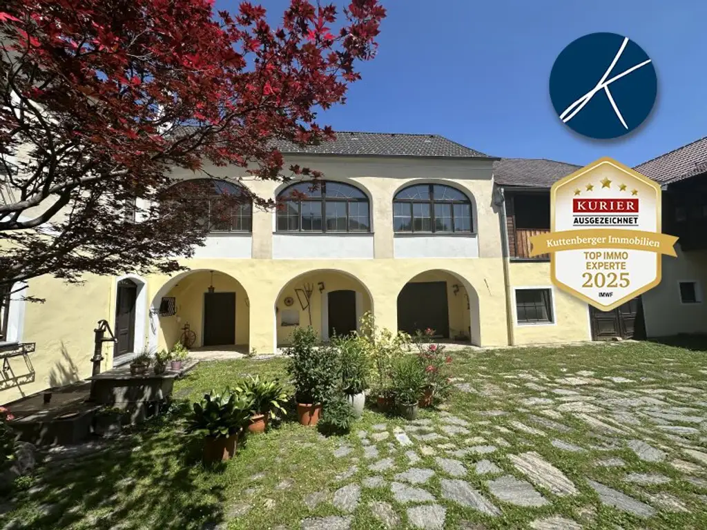 Großzügiges Haus mit Potenzial in guter Lage von Furth bei Göttweig