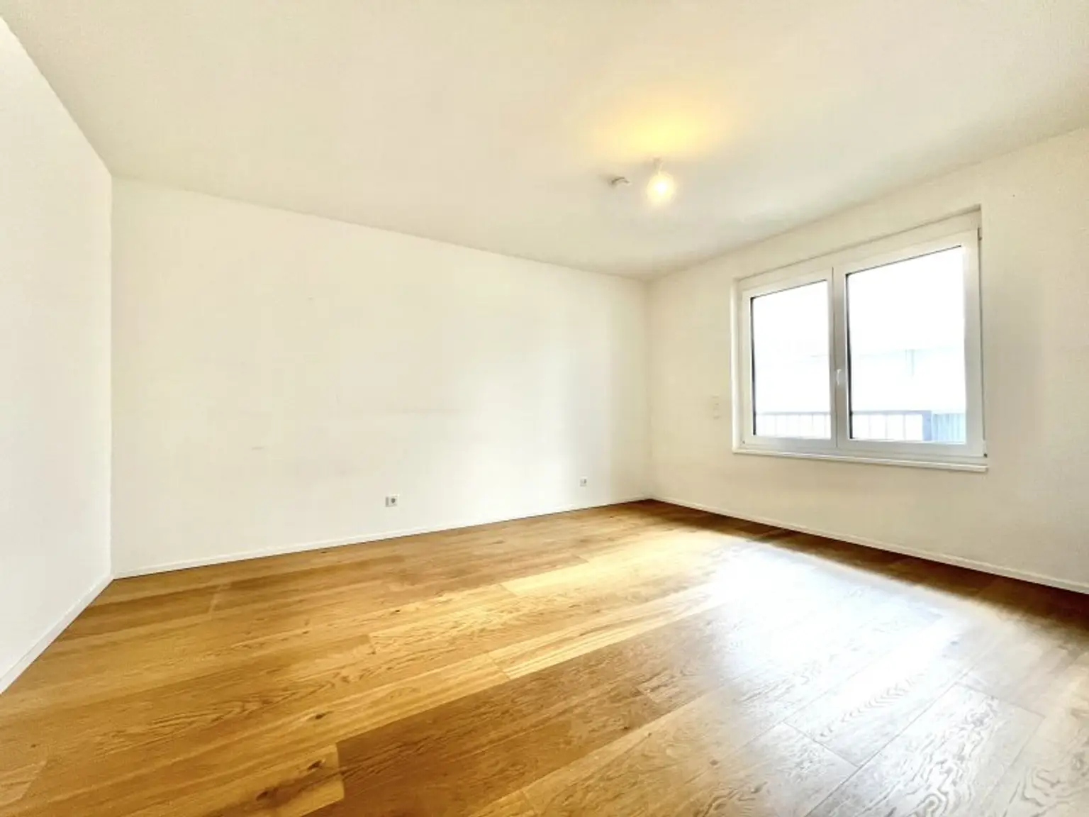 *WARMMIETE - Goldener Hirsch – Stilvolle 3-Zimmer-Wohnung mit Balkon in der Ziedlergasse, 23. Bezirk*