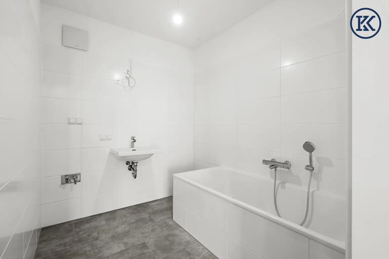 Ein Zuhause für alle, die das Besondere suchen – mit Stil, Herz und Zukunft.
Jetzt entdecken und verlieben.