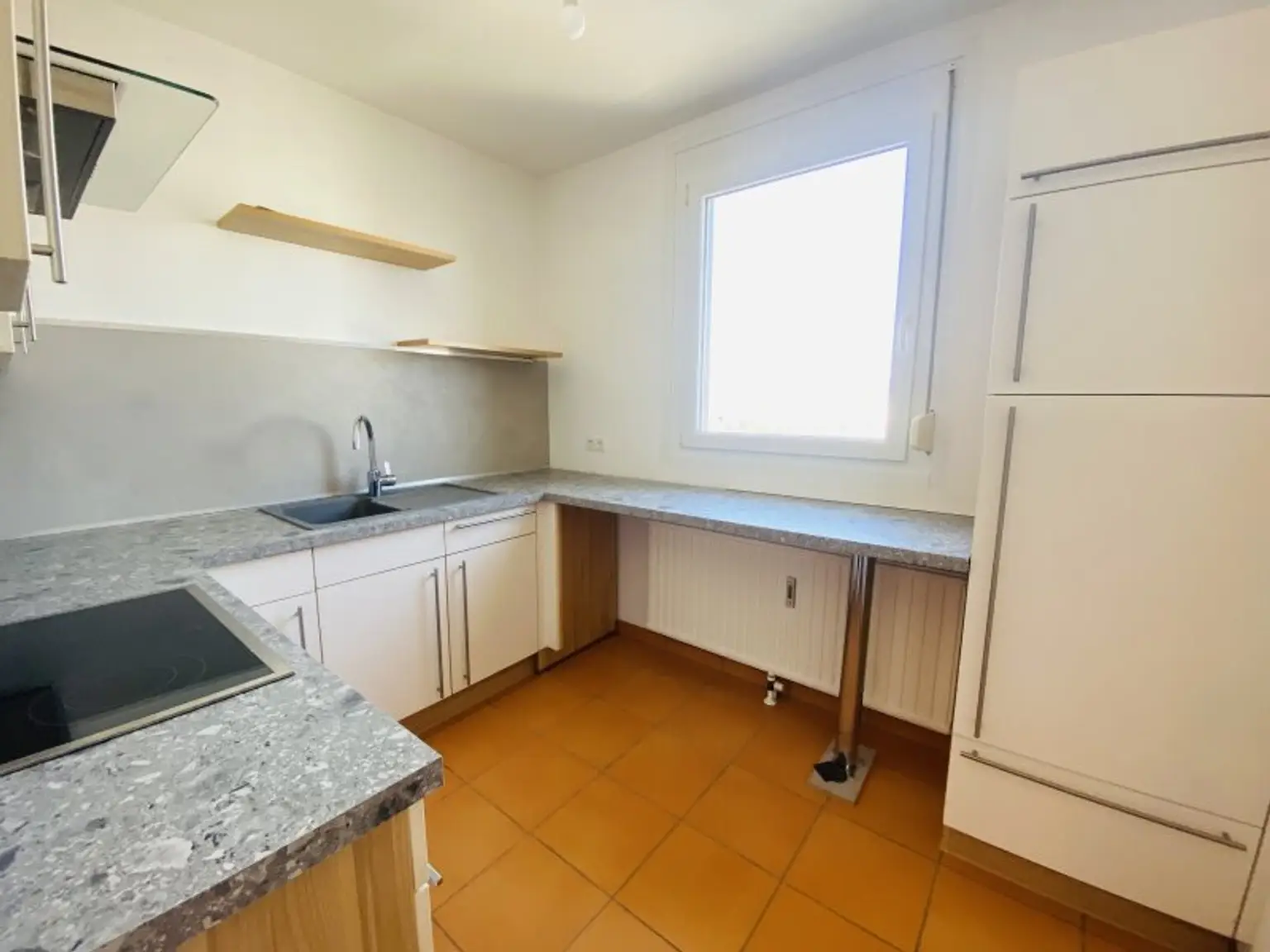 Toller Fernblick - 2 -Zimmer-Appartement im Süden von St. Pölten + Parkplatz