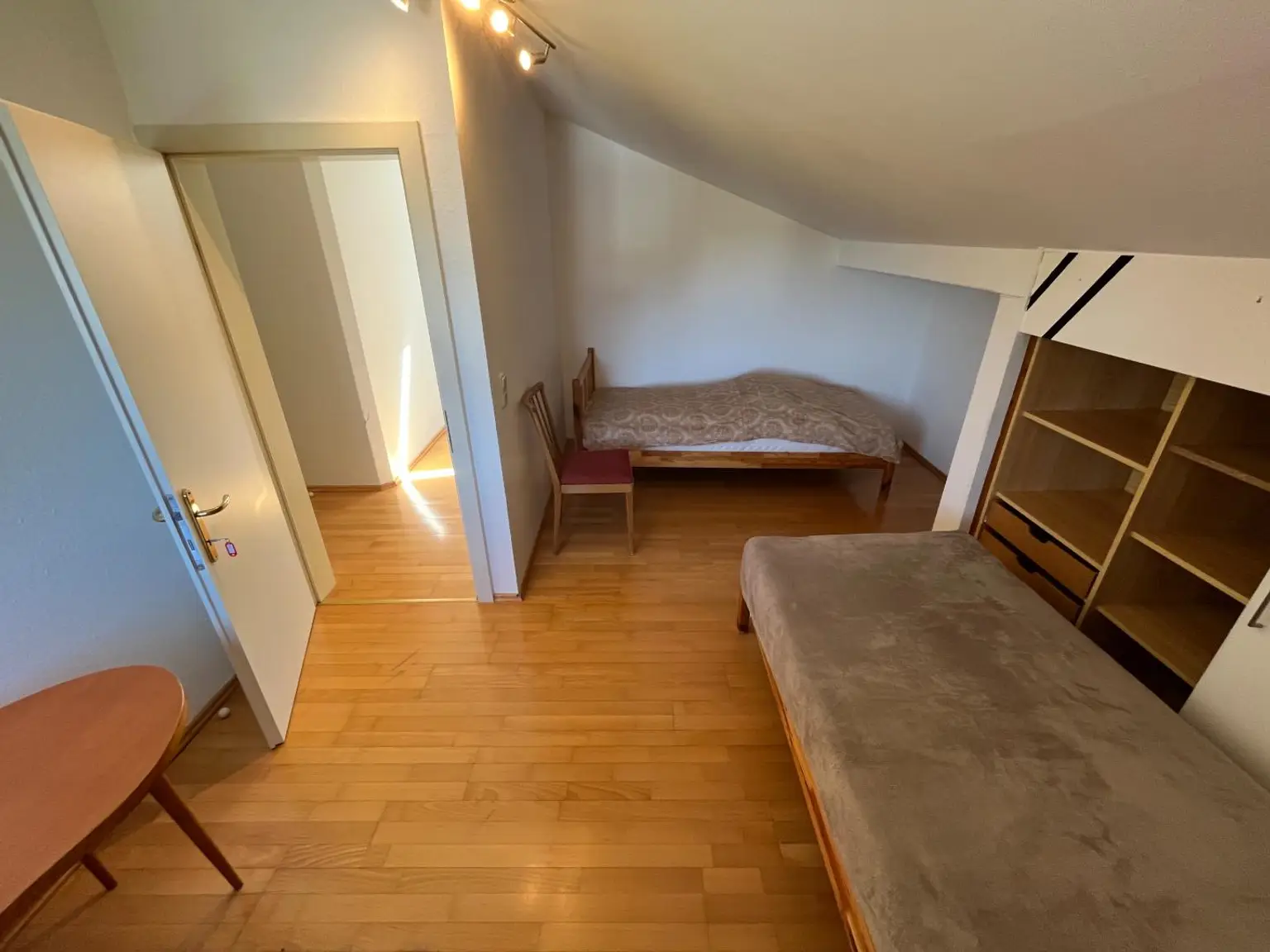 OPEN HOUSE! Großzügiges leistbares Wohnhaus mit 3 getrennte Wohneinheiten, Traumgarten, Doppelgarage und vielen Parkplätzen Tuffeltsham in Redlham