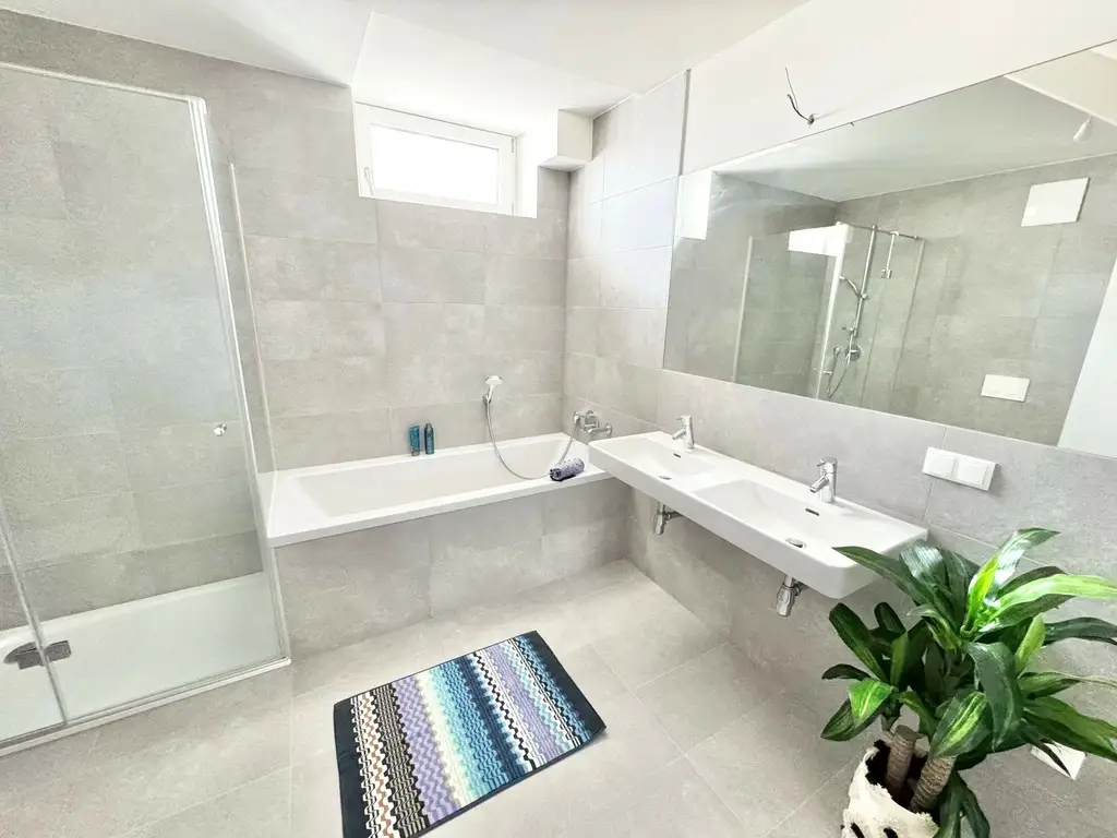 TOPLAGE NÄHE KUTSCHKERMARKT | EXKLUSIVE DACHGESCHOSSWOHNUNG MIT KLIMAANLAGE | TERRASSE | 360° BLICK ÜBER WIEN | ERSTBEZUG