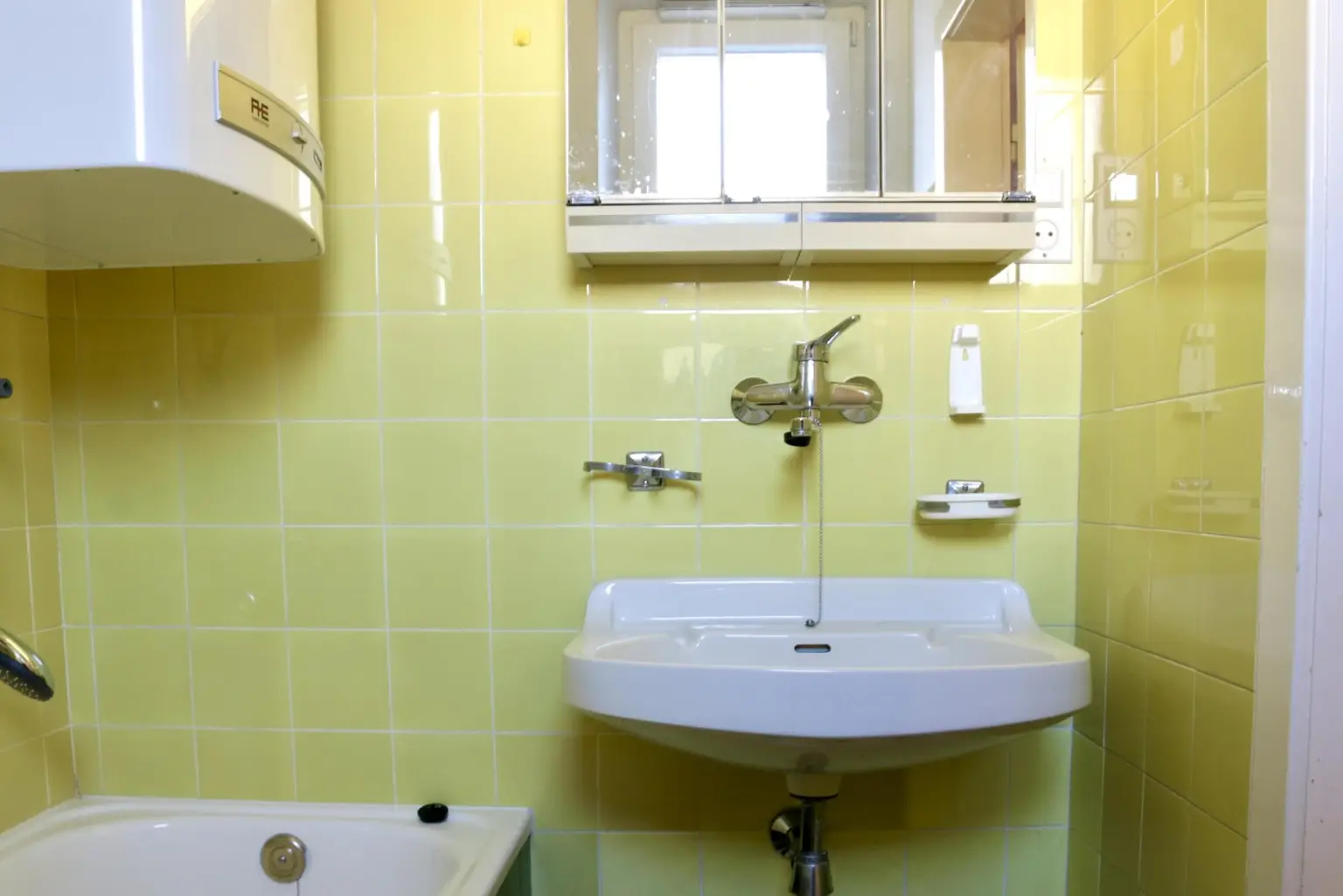 "2 Zimmer Renovierungsjuwel!"