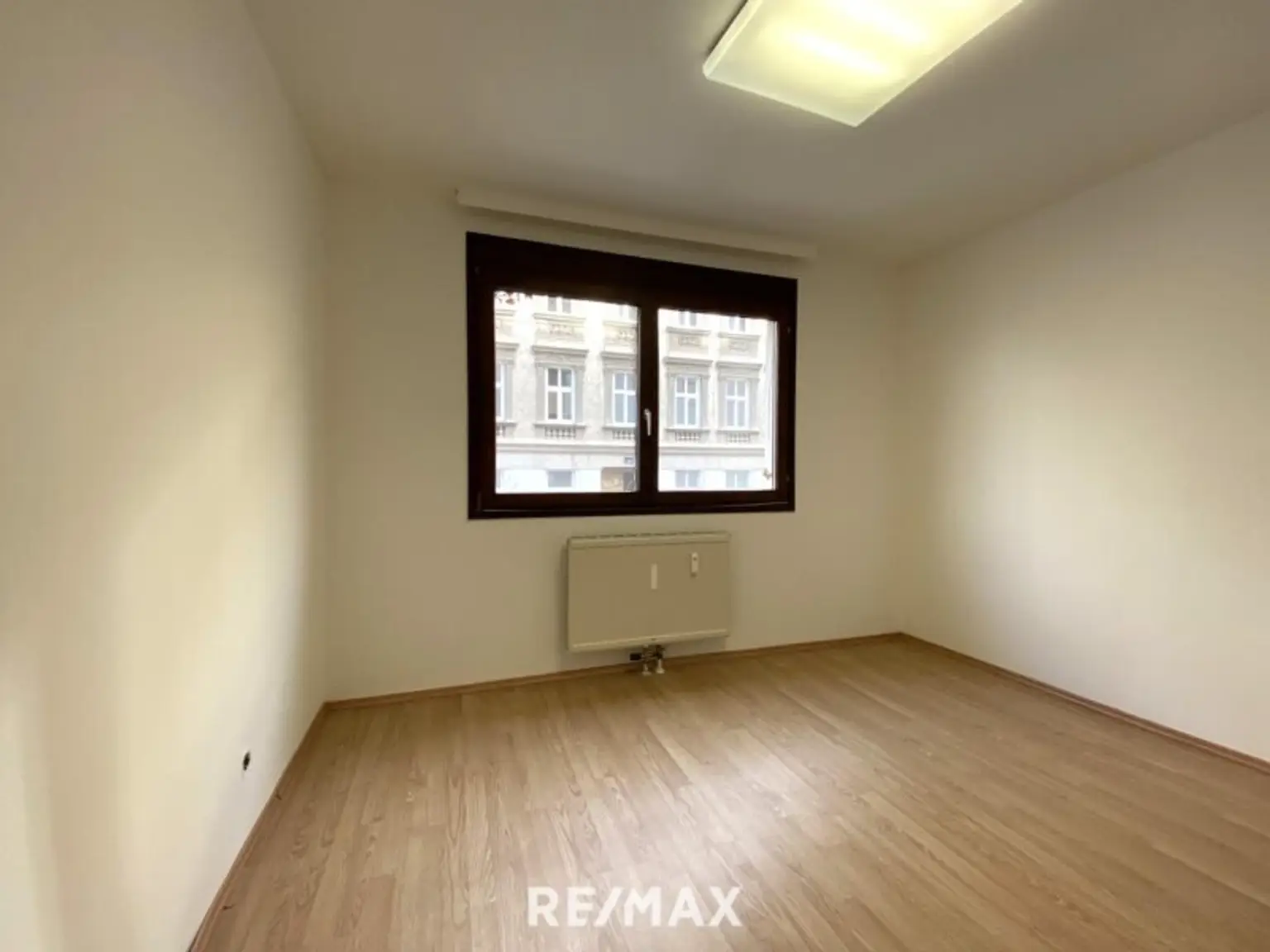 Loggia-Familien-Wohnung nahe U6 und Brunnenmarkt