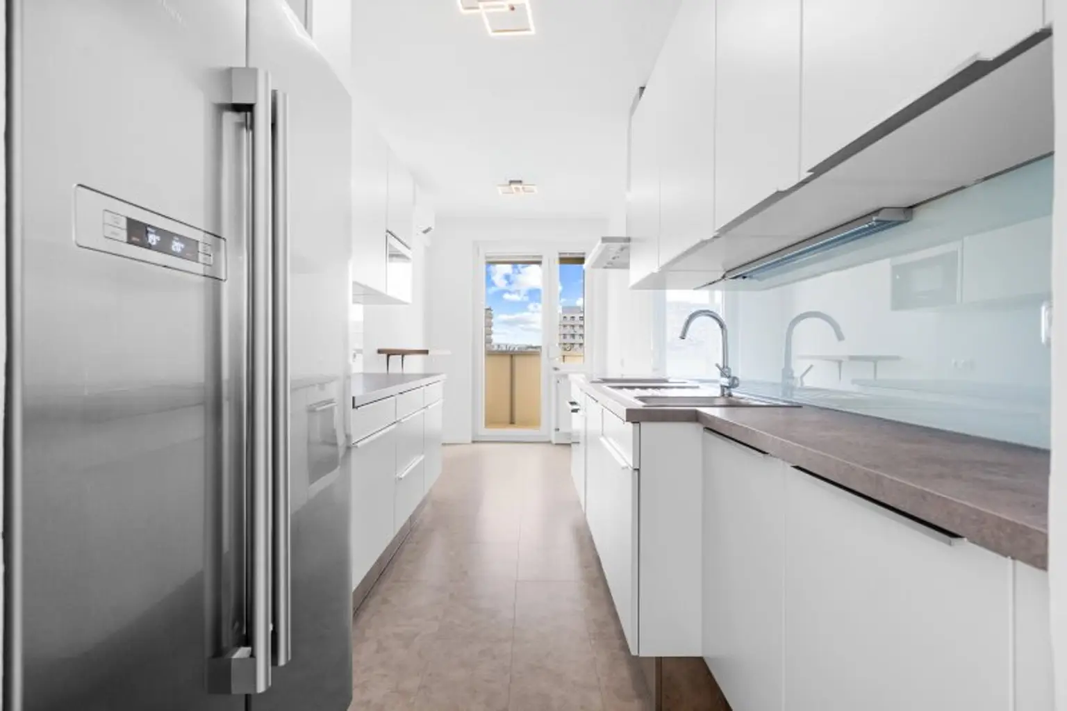 Moderne 3 Zimmer Wohnung mit 2 Loggien - Perfekt für Familien, Paare und Home-Office!