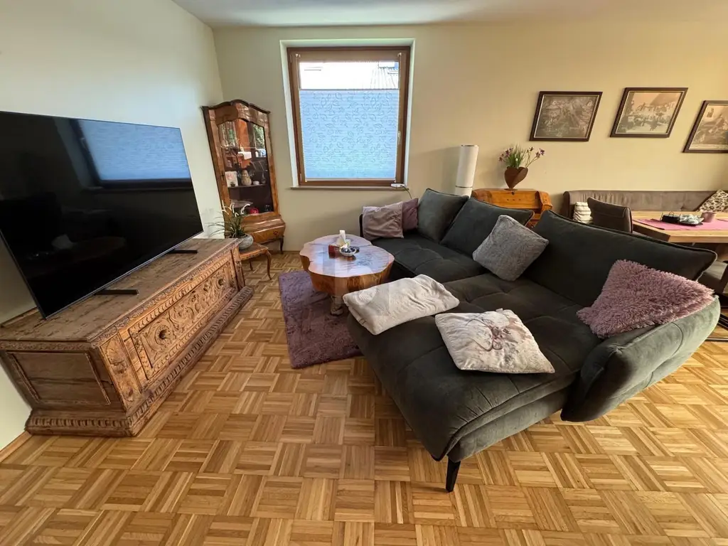 SANIERT! SONNIGER WINTERGARTEN MIT SUPER AUFTEILUNG!